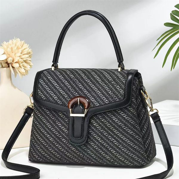 customized leather woman bag casul shoulder purse lady clutch girls wholesale discount cellphone
customized leather woman bag casul shoulder purse lady clutch girls wholesale discount cellphone