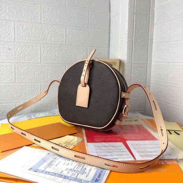 evening bags shoulder bag designer handbag brown leather high-quality circular crossbody brand designer messenger wallet 1022
evening bags shoulder bag designer handbag brown leather high-quality circular crossbody brand designer messenger wallet 1022