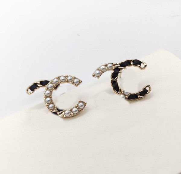 2022 charm stud earring with nature pearl and black genuine leather have stamp box ps7118a, Golden
2022 charm stud earring with nature pearl and black genuine leather have stamp box ps7118a, Golden