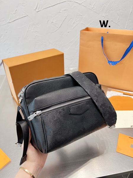 shoulder bag female tide messenger japanese simple retro wide strap messenger literary student fashion coated canvas
shoulder bag female tide messenger japanese simple retro wide strap messenger literary student fashion coated canvas