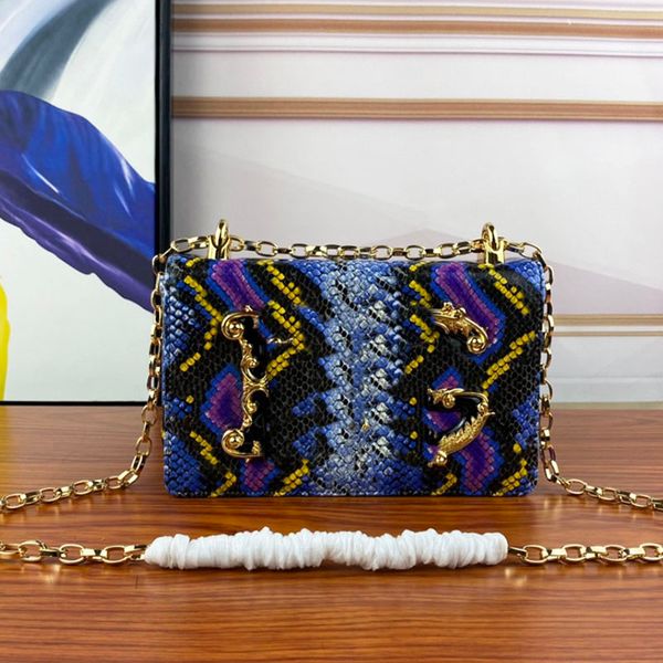 7a flap chain crossbody bag shoulder bag serpentine handbag women zebra stripe messenger bags genuine leather resin carved letters wallets
7a flap chain crossbody bag shoulder bag serpentine handbag women zebra stripe messenger bags genuine leather resin carved letters wallets