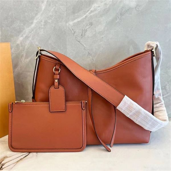 luxurys designer women shoulders bag fashion lady leather zipper bags cylinder cases toiletry kits tote crossbody shoulder purse m43986
luxurys designer women shoulders bag fashion lady leather zipper bags cylinder cases toiletry kits tote crossbody shoulder purse m43986