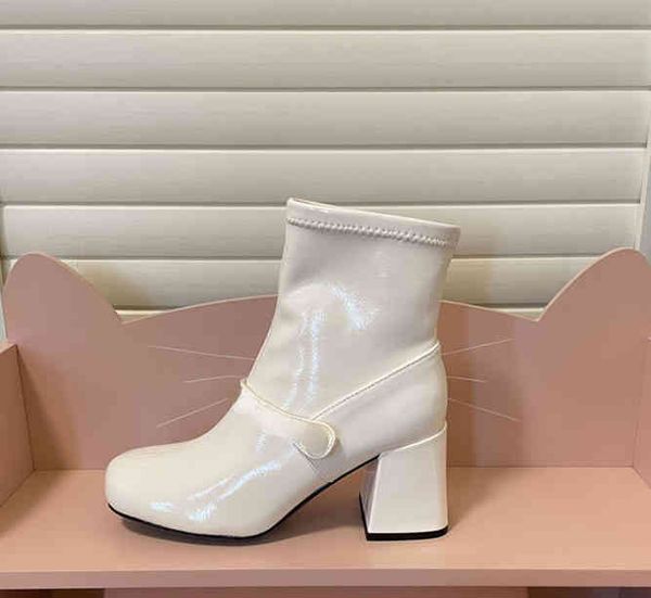 miu boots brand family black patent leather pearl metal chain niche short female thick square head high heel elastic boots
miu boots brand family black patent leather pearl metal chain niche short female thick square head high heel elastic boots