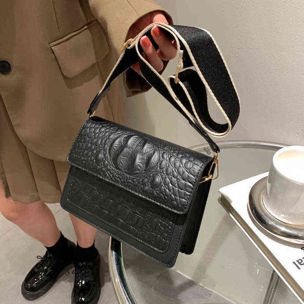 evening bags fashionable and simple foreign style small bag women's 2022 new broadband single shoulder messenger square
evening bags fashionable and simple foreign style small bag women's 2022 new broadband single shoulder messenger square