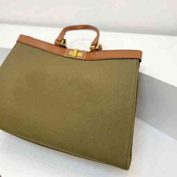 shoulder bags evening bags shoulder bags well-known brand handbags large-capacity shopping fashion tote practical and versatile letter decor
shoulder bags evening bags shoulder bags well-known brand handbags large-capacity shopping fashion tote practical and versatile letter decor