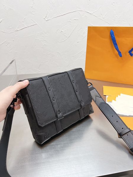 retro messenger bag men handmade cowhide shoulder men's hand genuine leather retro fashionmagnetic buckle
retro messenger bag men handmade cowhide shoulder men's hand genuine leather retro fashionmagnetic buckle