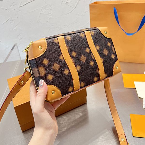 mosaic letter box crossbody bag women shoulder bag pochette twisted leather fuzzy printed letters wallets metal zipper detachable strap purs
mosaic letter box crossbody bag women shoulder bag pochette twisted leather fuzzy printed letters wallets metal zipper detachable strap purs