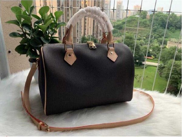 2022 designers women messenger travel bag classic style bags shoulder bags lady totes handbags 30 cm with key lock duffel bag m85421
2022 designers women messenger travel bag classic style bags shoulder bags lady totes handbags 30 cm with key lock duffel bag m85421