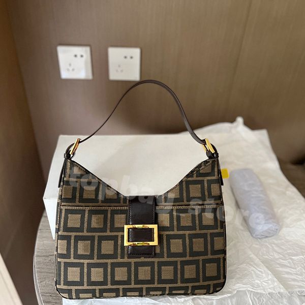 light luxury shoulder bag designer handbag ladies fashion croissant letter print brown premium vintage
light luxury shoulder bag designer handbag ladies fashion croissant letter print brown premium vintage