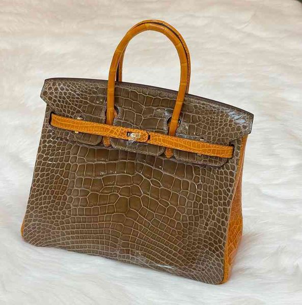 designer bags hemees woman's fashion handbag all imported gloss alligator skin bk platinum bag 25cm color matching gold brown buckle wo
designer bags hemees woman's fashion handbag all imported gloss alligator skin bk platinum bag 25cm color matching gold brown buckle wo