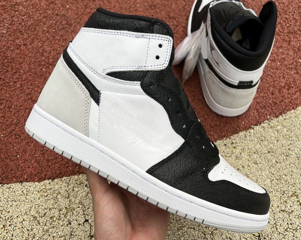 jumpman 1 high og stage haze boots basketball shoes white black grey fog bleached coral sports outdoor sneakers with original box 
jumpman 1 high og stage haze boots basketball shoes white black grey fog bleached coral sports outdoor sneakers with original box