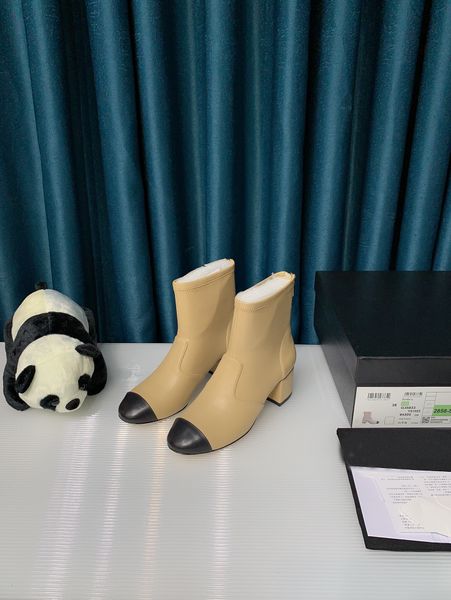 10a original quality patent leather calfskin tall boots with box luxury designer boots fashion monochrome light color winter warm large size, Black
10a original quality patent leather calfskin tall boots with box luxury designer boots fashion monochrome light color winter warm large size, Black