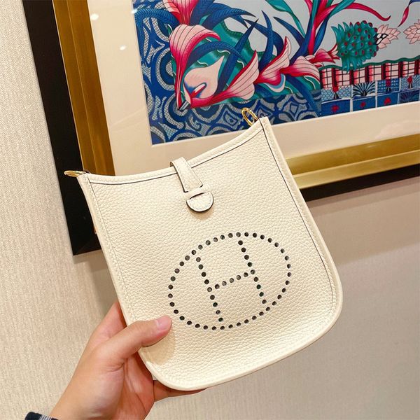 designer luxury women bags kelys herme high version women's fashion trend handbag hand sewn wax thread single shoulder birkins large ca
designer luxury women bags kelys herme high version women's fashion trend handbag hand sewn wax thread single shoulder birkins large ca