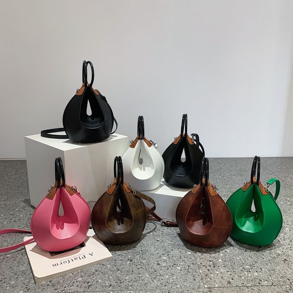 summer new fashion simple evening bag women's texture popular personality oblique small round shoulder bag 220831
summer new fashion simple evening bag women's texture popular personality oblique small round shoulder bag 220831