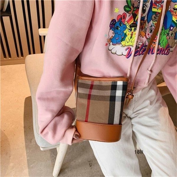 designer luxury burbrerity bags for women brown crossbody handbags vintage burbrery leather wallet paris plaid the totes bag fashion purses
designer luxury burbrerity bags for women brown crossbody handbags vintage burbrery leather wallet paris plaid the totes bag fashion purses
