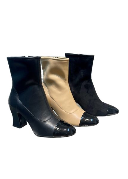 10a original quality patent leather calfskin tall boots with box luxury designer boots fashion monochrome light color winter warm large size, Black
10a original quality patent leather calfskin tall boots with box luxury designer boots fashion monochrome light color winter warm large size, Black