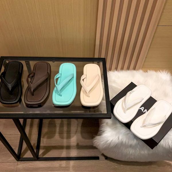 women's new slippers luxury designer sandals outdoor candy color beach shoes flat flip-flops platform leather rubber outsole black beig
women's new slippers luxury designer sandals outdoor candy color beach shoes flat flip-flops platform leather rubber outsole black beig