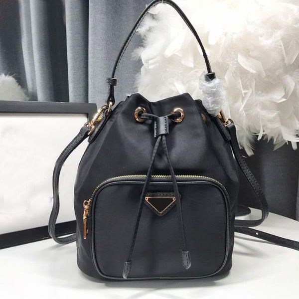 2020 drawstring bucket bag for women ladies hanbags p home waterproof nylong shoulder bags travel fashion crossbody bag hand bag purse pouch
2020 drawstring bucket bag for women ladies hanbags p home waterproof nylong shoulder bags travel fashion crossbody bag hand bag purse pouch