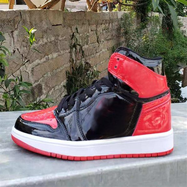 1 high og bred patent basketball shoes chicago university 1s black white varsity red hyper royal men outdoor fashion trainers sneakers 172d
1 high og bred patent basketball shoes chicago university 1s black white varsity red hyper royal men outdoor fashion trainers sneakers 172d