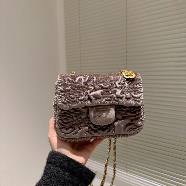 camellia luxury velour women designer crossbody bag mini versatile quilted classic flap shoulder bag fanny pack card holder vintage fashion
camellia luxury velour women designer crossbody bag mini versatile quilted classic flap shoulder bag fanny pack card holder vintage fashion