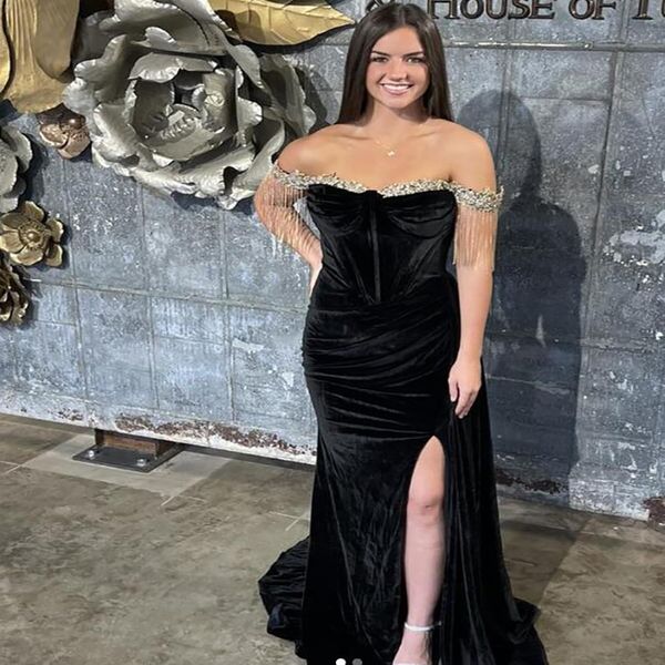 black velvet mermaid evening dress 2023 tassel sleeves elegant formal plus size prom dresses with slit vintage special occasion women party, Black;red 
black velvet mermaid evening dress 2023 tassel sleeves elegant formal plus size prom dresses with slit vintage special occasion women party, Black;red