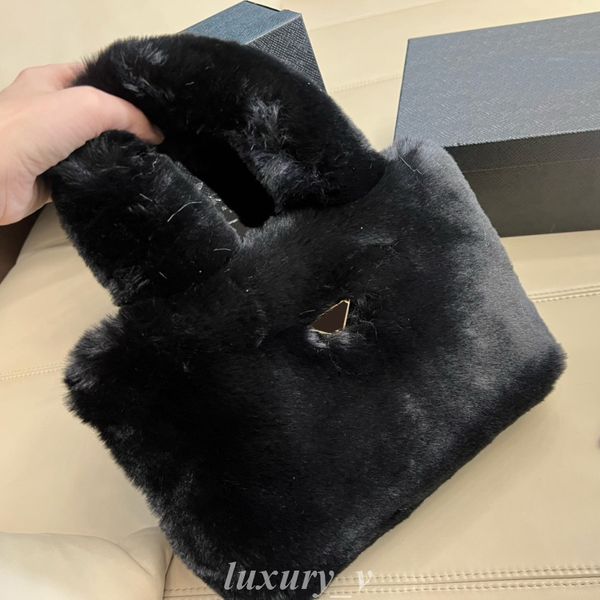 designer totes terry fabric bags fashion women wool handbags soft furry bag stylish luxury shopping tote letter print shoulder purses
designer totes terry fabric bags fashion women wool handbags soft furry bag stylish luxury shopping tote letter print shoulder purses