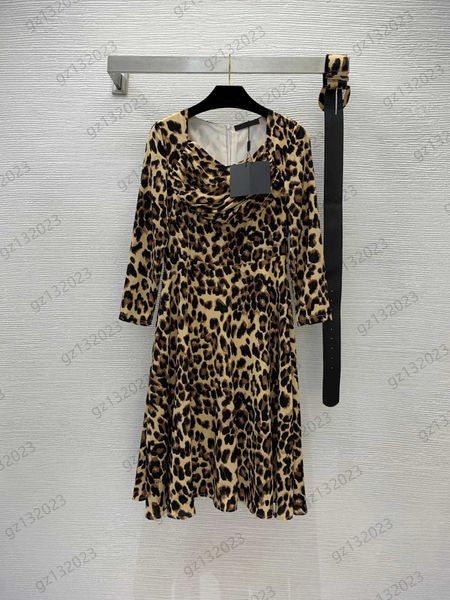 casual dresses womens fashion leopard print chest fold collect waist medium length style designer dress back zipper round neck long sleeves, Black;gray
casual dresses womens fashion leopard print chest fold collect waist medium length style designer dress back zipper round neck long sleeves, Black;gray