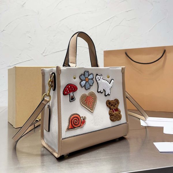 bags designer totes bag women handbag classic luxury brand imitation large capacity simple cute style shoulder bag fashion leather wallet pa
bags designer totes bag women handbag classic luxury brand imitation large capacity simple cute style shoulder bag fashion leather wallet pa