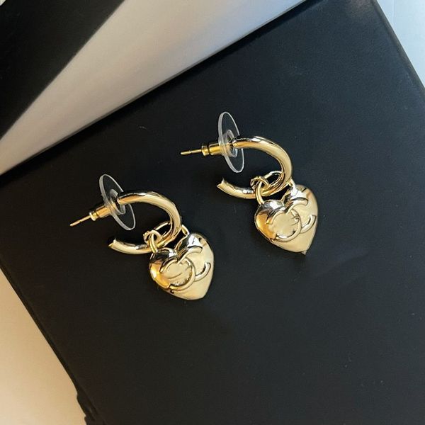 designer women's wear brand designer earrings earnails women's elegant temperament simple women's wedding party jewelry gift, Golden;silver
designer women's wear brand designer earrings earnails women's elegant temperament simple women's wedding party jewelry gift, Golden;silver