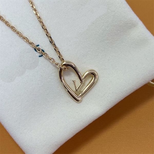 womens mens designer love pendant necklace luxurys designers women jeweleys bracelet women l letter with love gold chain, Golden;silver
womens mens designer love pendant necklace luxurys designers women jeweleys bracelet women l letter with love gold chain, Golden;silver