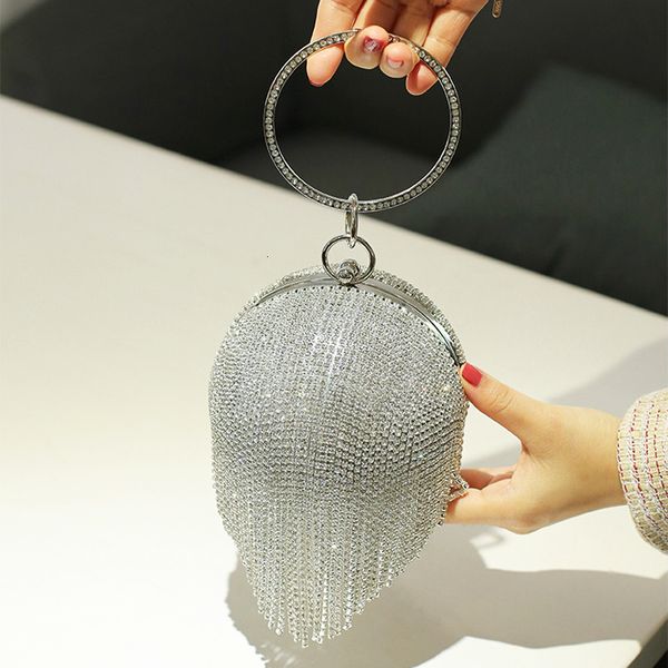 evening bags luxury designer handbag women party metal crystal clutches wedding bag diamond tassel crossbody 221130
evening bags luxury designer handbag women party metal crystal clutches wedding bag diamond tassel crossbody 221130