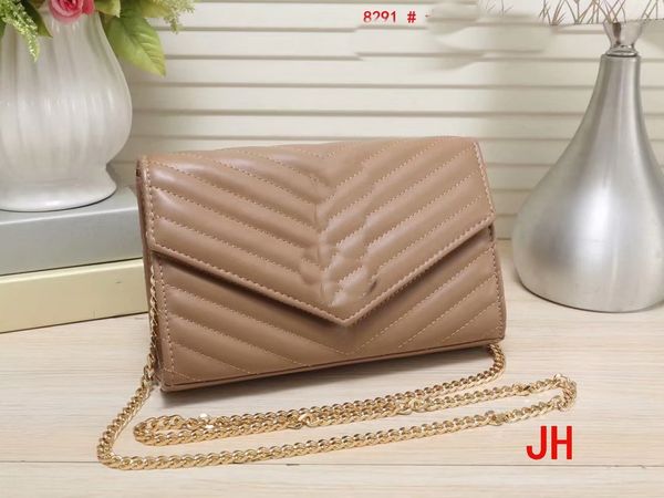2023 fashion luxury women designer bags patent leather wallets designers handbags lady crossbody purses silver hardware chain girls shoulder
2023 fashion luxury women designer bags patent leather wallets designers handbags lady crossbody purses silver hardware chain girls shoulder