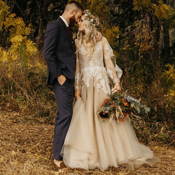 country a-line tulle wedding dress v neck long puffy sleeves lace appliques beige and ivory plus size bridal gowns open back forset vestido, White
country a-line tulle wedding dress v neck long puffy sleeves lace appliques beige and ivory plus size bridal gowns open back forset vestido, White