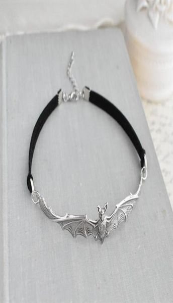 jewelrychokers fashion goth black large open wing flying bat collars spooky halloween gift men039s and women039s short necklace5514225, Golden;silver
jewelrychokers fashion goth black large open wing flying bat collars spooky halloween gift men039s and women039s short necklace5514225, Golden;silver
