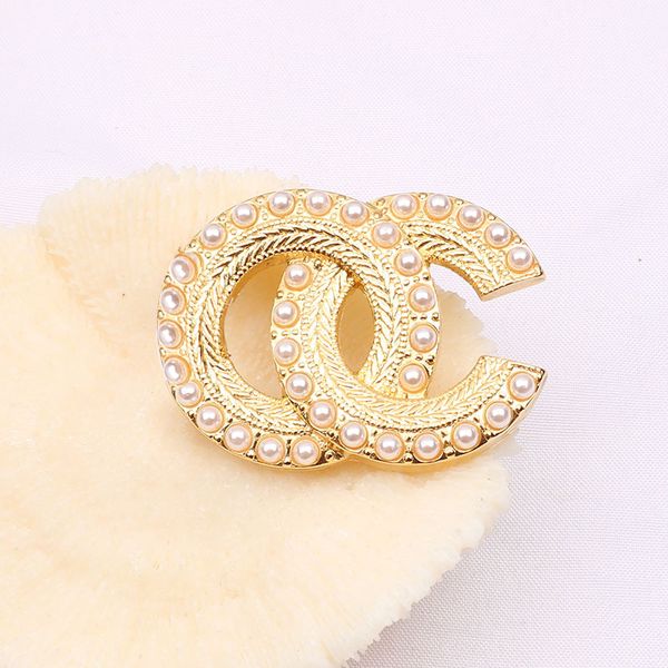luxury brand designer double letter pins brooches women gold silver crysatl pearl rhinestone cape buckle brooch suit pin wedding party jewer, Gray
luxury brand designer double letter pins brooches women gold silver crysatl pearl rhinestone cape buckle brooch suit pin wedding party jewer, Gray