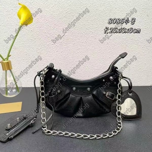 fashion luxury chain classic crossbody bag designer women's handbag simple versatile oil wax cowhide fashion
fashion luxury chain classic crossbody bag designer women's handbag simple versatile oil wax cowhide fashion