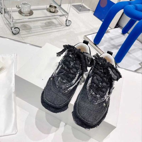 couple models de training shoes washed denim hundred with lace-up sports and casual shoes board shoes 22102, Black
couple models de training shoes washed denim hundred with lace-up sports and casual shoes board shoes 22102, Black