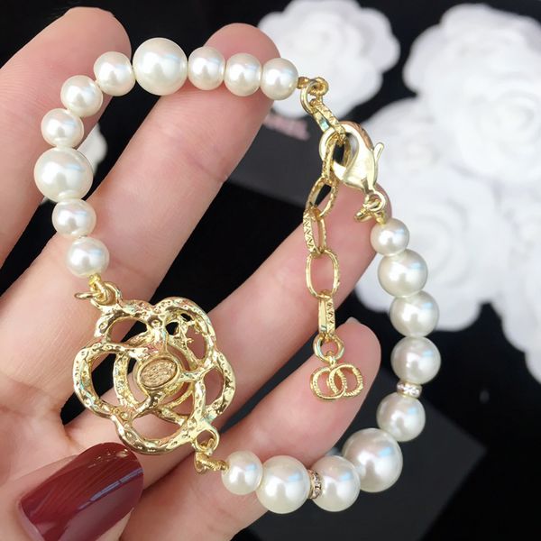 pearl bracelets are the most representative camellia custom brass schilo crystal pearl upper body super beautiful, Golden;silver
pearl bracelets are the most representative camellia custom brass schilo crystal pearl upper body super beautiful, Golden;silver