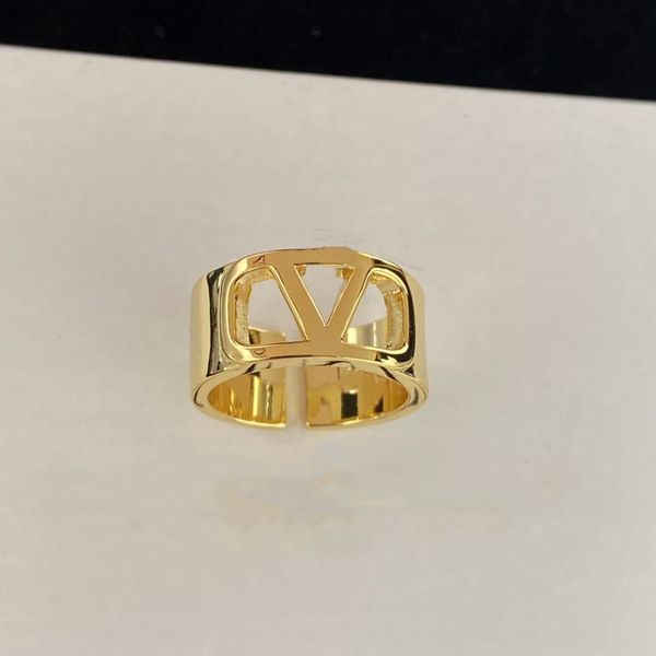 fashion designer ring gold ring luxury jewelry letter rings engagements for women love ring v brands necklaces with box wholesale 21100601r1, Slivery;golden
fashion designer ring gold ring luxury jewelry letter rings engagements for women love ring v brands necklaces with box wholesale 21100601r1, Slivery;golden