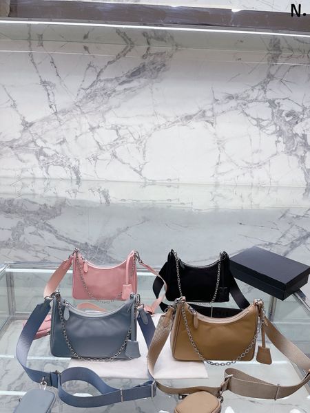 zipper purse luxury underarm bags chain single shoulder bag canvas designer bag crossbody nylon women handbag 3-in-1 fashion brand mini coin
zipper purse luxury underarm bags chain single shoulder bag canvas designer bag crossbody nylon women handbag 3-in-1 fashion brand mini coin