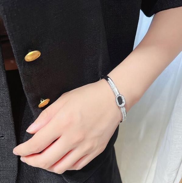 2color classic logo design bangle charming fashionable style girl like bracelet brand european and american style multicolor optional, Black
2color classic logo design bangle charming fashionable style girl like bracelet brand european and american style multicolor optional, Black