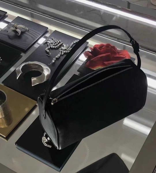 the row bag postman designer bag new mail cowhide flap one shoulder crossbody female totes handbag 0gw8
the row bag postman designer bag new mail cowhide flap one shoulder crossbody female totes handbag 0gw8