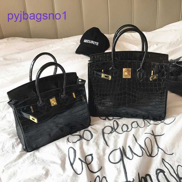 designer brikin shoulder bags price bao xia new stone lock fashion one portable messenger high texture fashionable women's ba
designer brikin shoulder bags price bao xia new stone lock fashion one portable messenger high texture fashionable women's ba