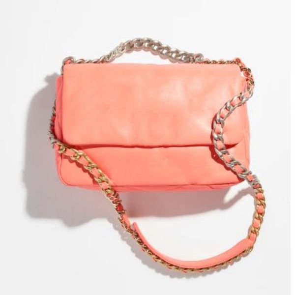 original design cross body bag light cotton soft goat leather with large diamond design elements
original design cross body bag light cotton soft goat leather with large diamond design elements
