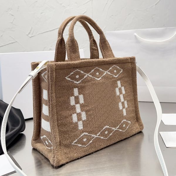 printing tote bag women shoulder bags large capacity shopping handbags fabric letter fashion interior slot pocket leather strap casual vacat
printing tote bag women shoulder bags large capacity shopping handbags fabric letter fashion interior slot pocket leather strap casual vacat