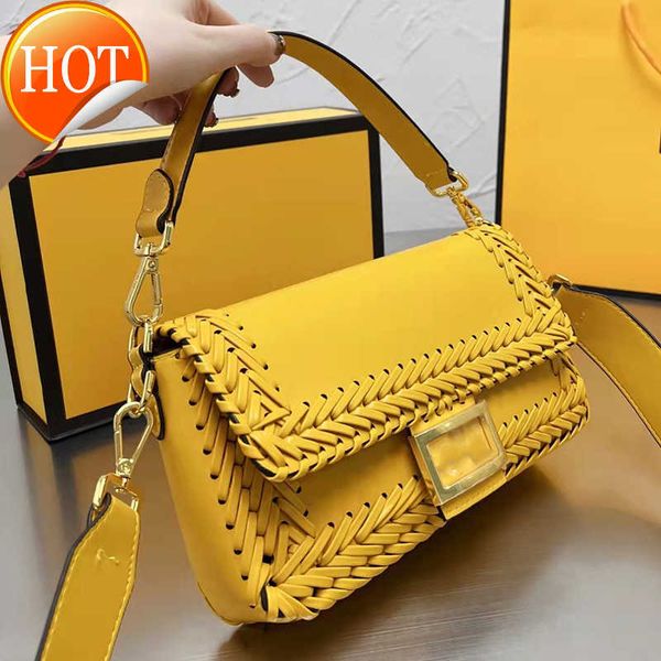 women's luxury designers shoulder bags 2023 fashion texture woven baguette bag versatile portable handbags crossbody bag factory direct 
women's luxury designers shoulder bags 2023 fashion texture woven baguette bag versatile portable handbags crossbody bag factory direct