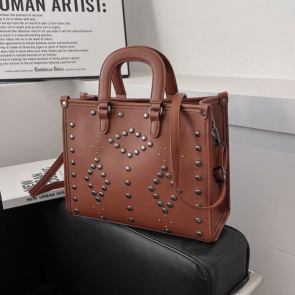 bags2022 new luxury designer brand large capacity handbag high texture single shoulder cross-body bag 101
bags2022 new luxury designer brand large capacity handbag high texture single shoulder cross-body bag 101