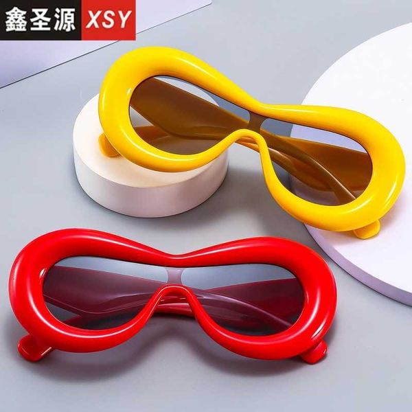 2023 new y2k male one large frame sunglasses female personalized decorative glasses for export, White;black
2023 new y2k male one large frame sunglasses female personalized decorative glasses for export, White;black
