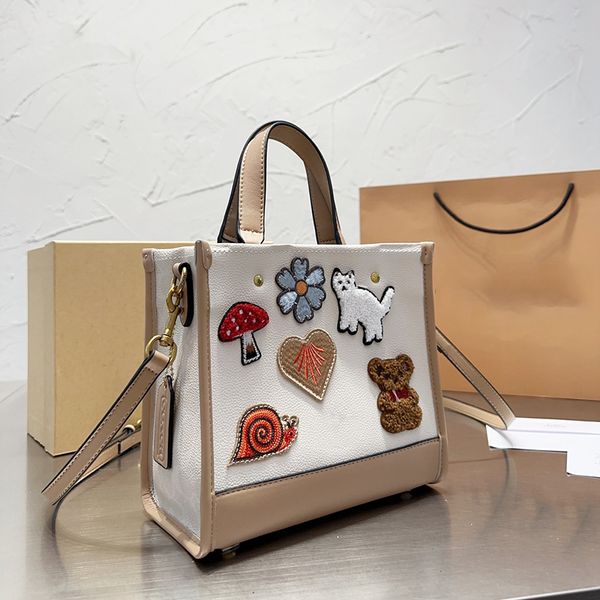 lovely tote bags luxury bag handbag designer crossbody handbags field shopping bag ss22 new shoulder women purse
lovely tote bags luxury bag handbag designer crossbody handbags field shopping bag ss22 new shoulder women purse