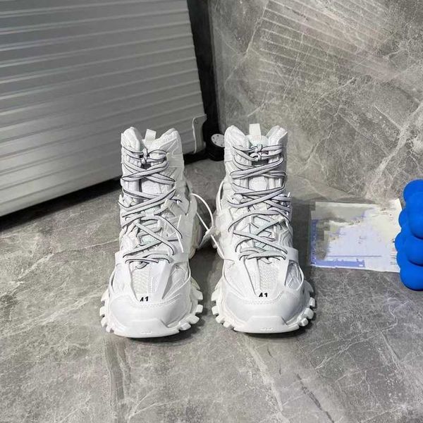 high-shoes couple models breathable shock-absorbing basketball shoes wear-resistant non-slip outdoor sports shoes 22102, Black
high-shoes couple models breathable shock-absorbing basketball shoes wear-resistant non-slip outdoor sports shoes 22102, Black